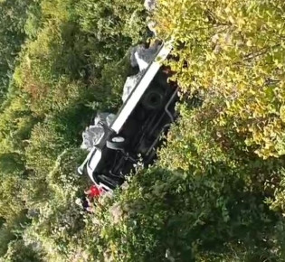 Автобус упал в обрыв в Черногории, есть пострадавшие